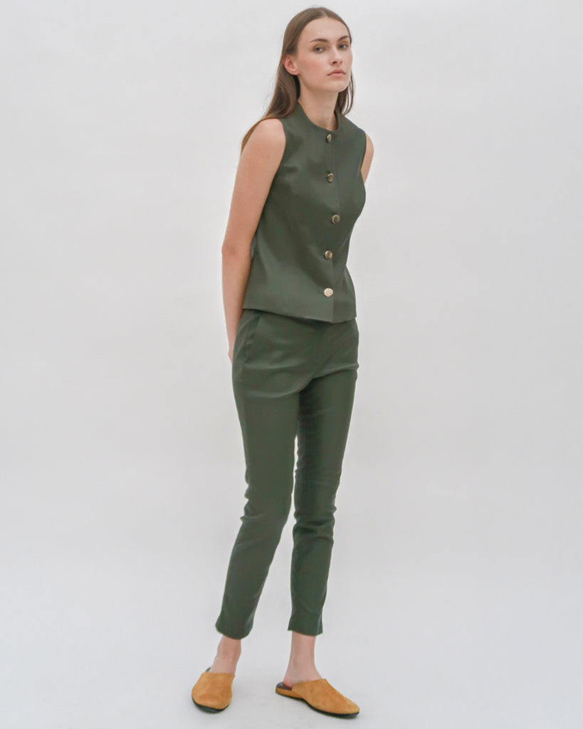 SLEEVELESS BUTTON FRONT TOP  - STRETCH PLONGE