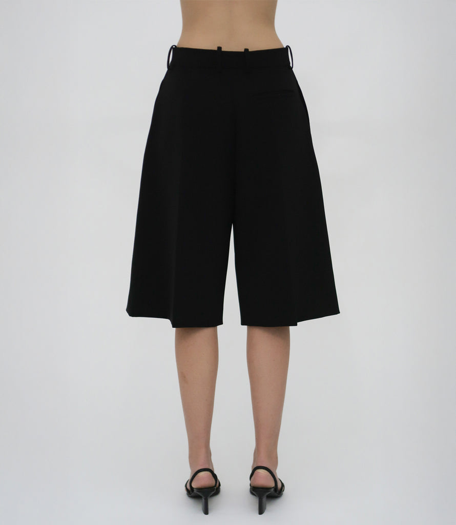 WIDE PLEAT FRONT SHORTS - TECH CADY