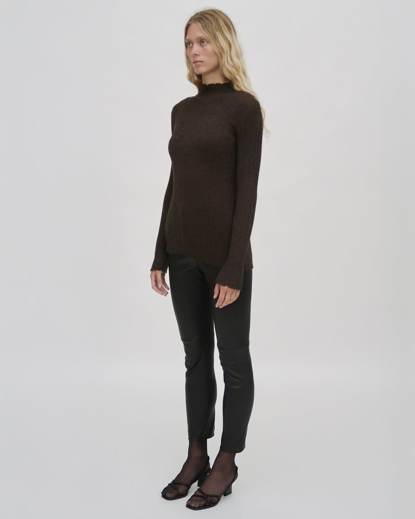 PLISSE TURTLENECK
