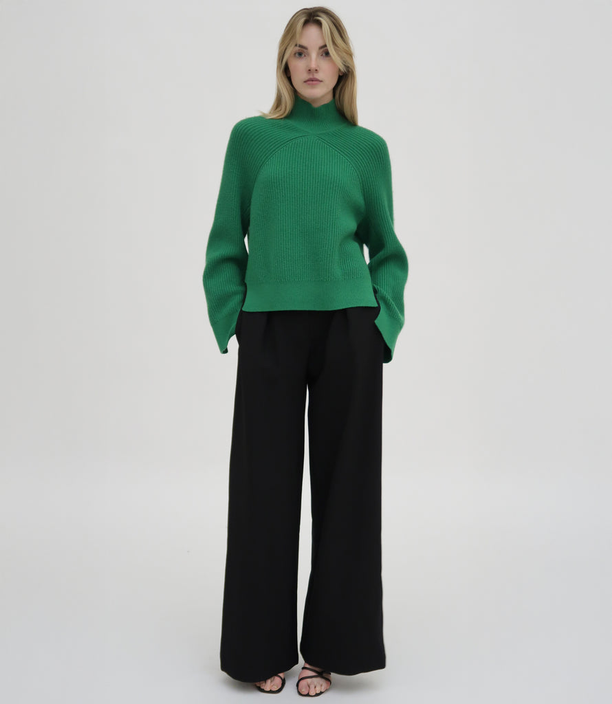 RIBBED PANELED TURTLENECK