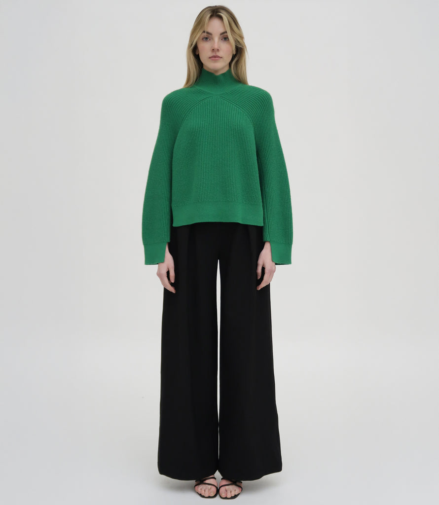 RIBBED PANELED TURTLENECK