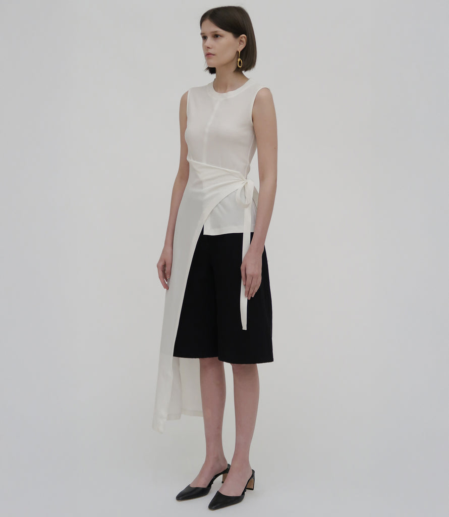 Sleeveless Split Apron T-Shirt